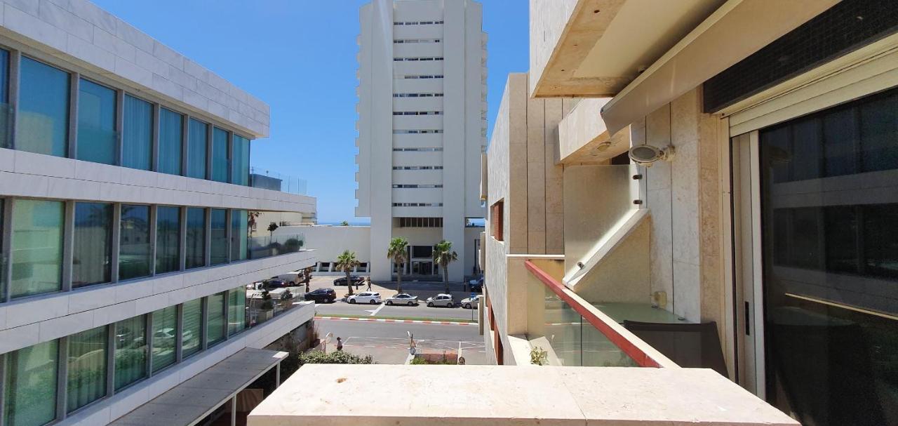 Bnbisrael Apartments - Ramat Yam Marine Herzelia Екстериор снимка